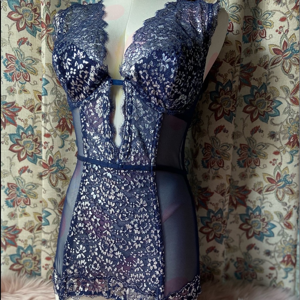 Victoria’s Secret garter lingerie NWT